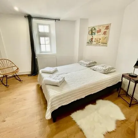 Du Vieux Chateau Guest house